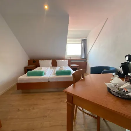 Отель Ferien & Business Hohenfels *